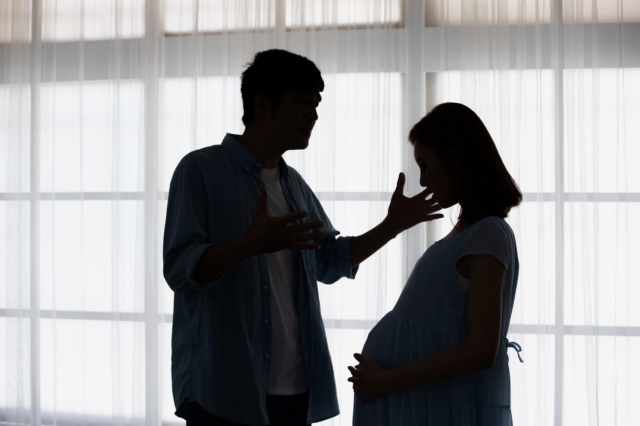 Βουλιαγμένη: Επιχειρηματίας ξυλοκόπησε την έγκυο σύντροφό του