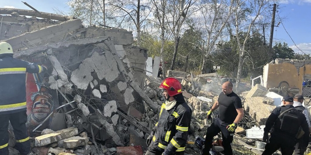 Ουκρανία: Τουλάχιστον 49 νεκροί από ρωσικό πλήγμα στο Χάρκοβο