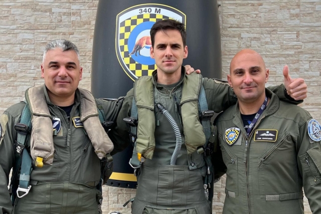 28η Οκτωβρίου: Ποιος είναι ο νέος πιλότος του ΖΕΥΣ που θα πετάξει πάνω από τη Θεσσαλονίκη