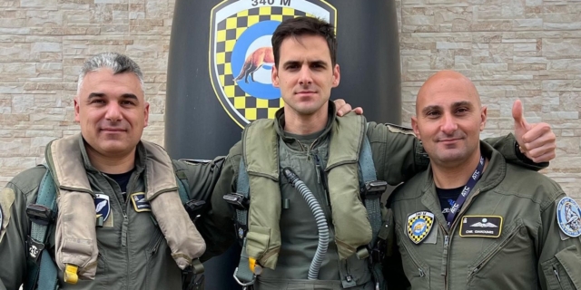28η Οκτωβρίου: Ποιος είναι ο νέος πιλότος του ΖΕΥΣ που θα πετάξει πάνω από τη Θεσσαλονίκη