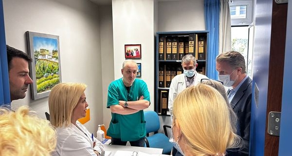 ΠΑΣΟΚ: Επίσκεψη βουλευτών σε δομές υγείας και νοσοκομεία