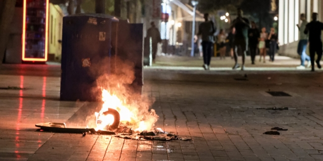 Ελεύθεροι οι αντιεξουσιαστές για τα επεισόδια σε Βικτώρια και Μοναστηράκι