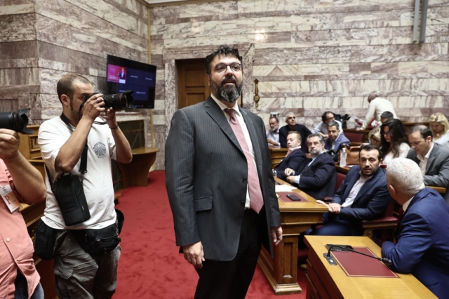 Βασιλειάδης: Κρατάει ο ΣΥΡΙΖΑ, η διάσπαση δεν έχει πολιτικό επίδικο