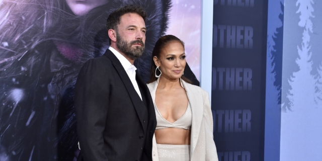 “Πίσω σκύλα!” φώναξε η Jennifer Lopez σε φαν του Ben Affleck – Βίντεο