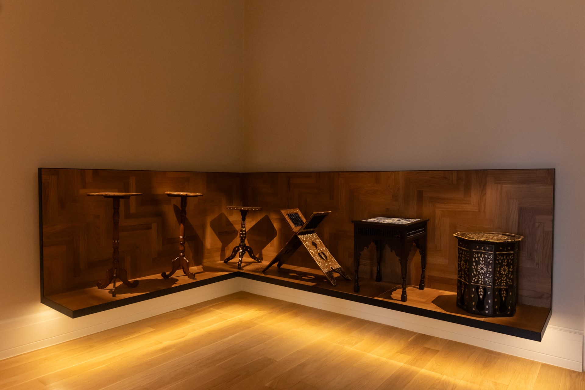 Αντικείμενα του Καβάφη στην πρώτη αίθουσα του Αρχείου