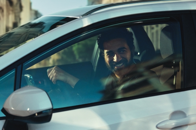 Η Uber προσφέρει τη δυνατότητα ενοικίασης αυτοκινήτου στην Ελλάδα μέσω της εφαρμογής Uber