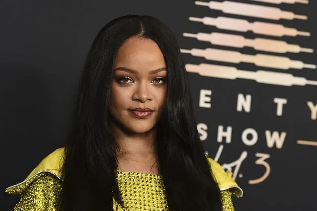 Η Rihanna επιστρέφει επιτέλους στο στούντιο