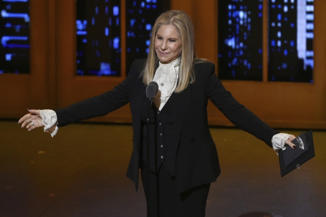 Barbra Streisand: Αν προφέρεις λάθος το όνομά της, κοίτα να το διορθώσεις – Η Apple το έκανε