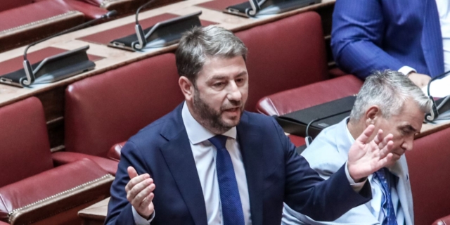 “Πρέσιγνκ” Ανδρουλάκη σε Κασσελάκη για Τέμπη και υποκλοπές