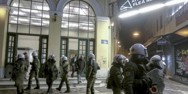 ΗΣΑΠ Μοναστηράκι: Ακροδεξιοί επιχείρησαν να κάψουν ανθρώπους – Βίντεο σοκ