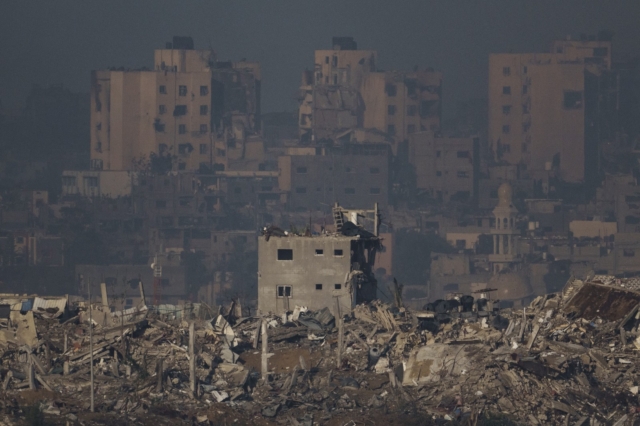 Βομβαρδισμένο κτίριο στη Γάζα