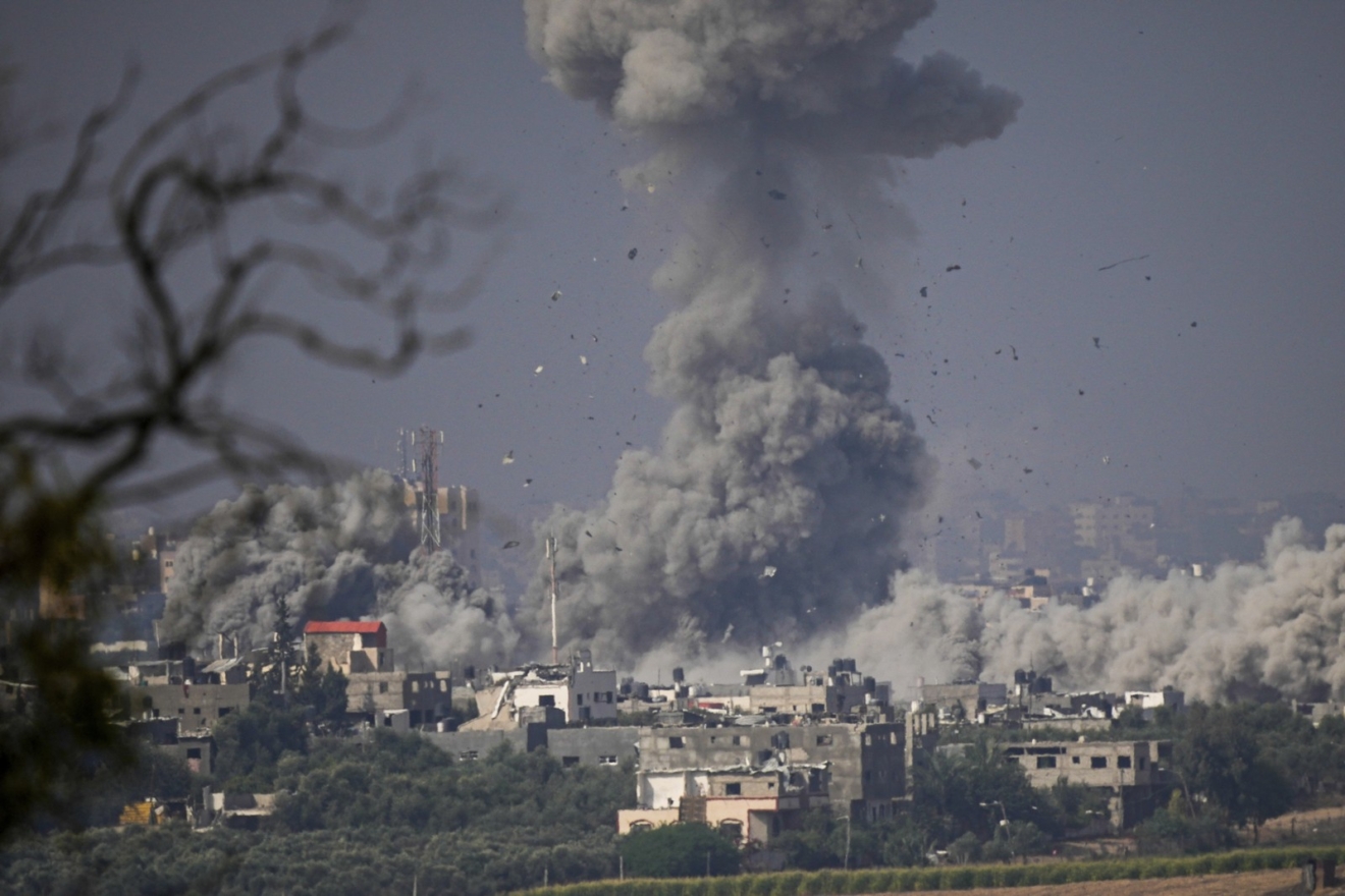 Γάζα: Ο ισραηλινός στρατός ανατίναξε το κοινοβούλιο της Χαμάς