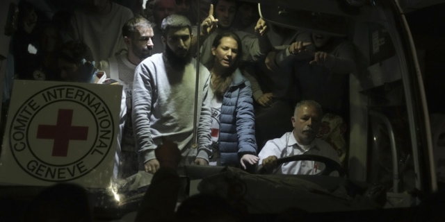Στα χέρια του Ισραήλ η λίστα της Χαμάς με τους ομήρους που θα απελευθερωθούν σήμερα