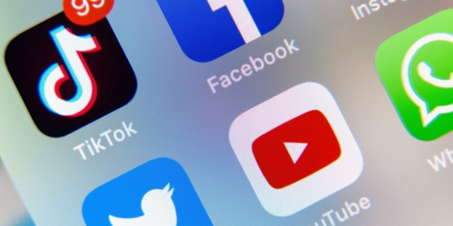 ΕΕ: Ερευνά TikTok και YouTube σχετικά με την προστασία των παιδιών