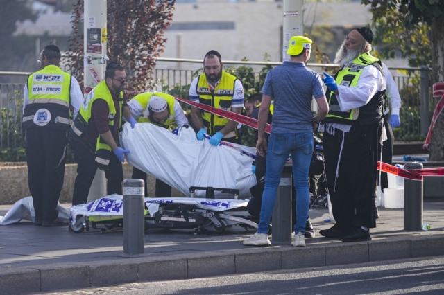 Τρεις νεκροί και έξι τραυματίες σε επίθεση στην Ιερουσαλήμ – Συγκλονιστικό βίντεο