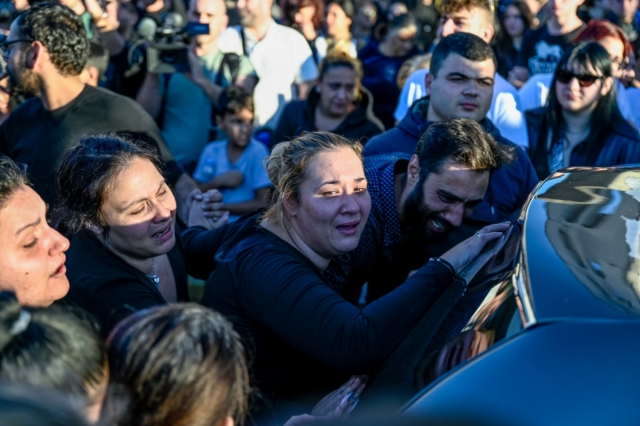 Βοιωτία: Θρήνος και οργή στην κηδεία του 17χρονου