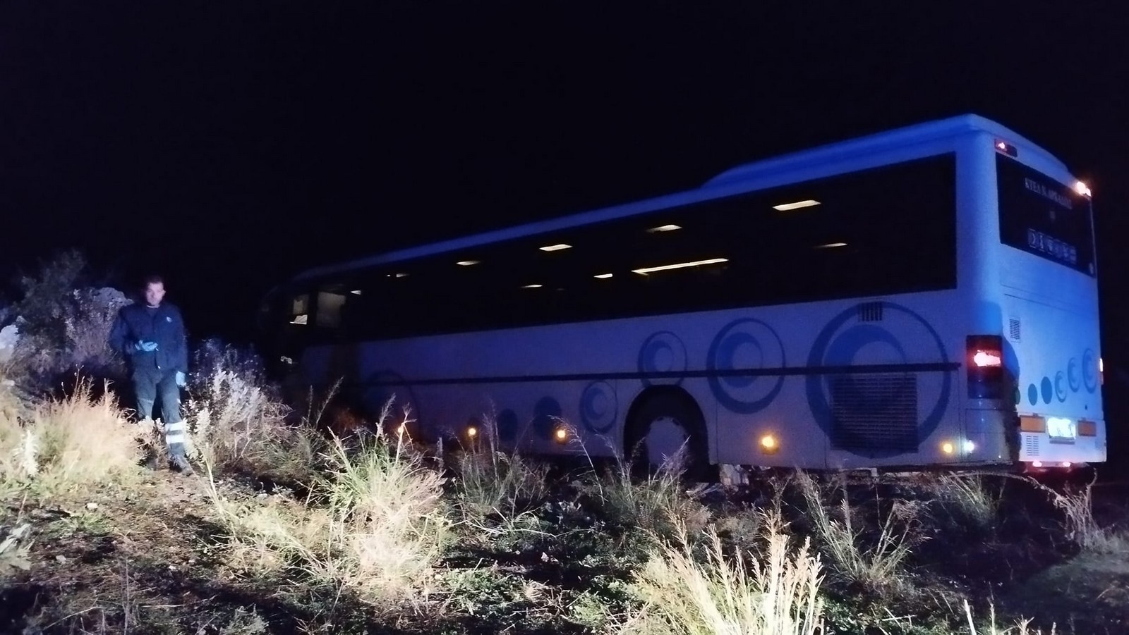 Αρκαδία: Οδηγός ΚΤΕΛ έπαθε ανακοπή στο τιμόνι – Στο χείλος του γκρεμού το λεωφορείο