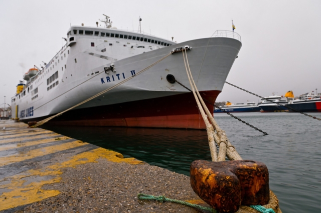 Πλοίο στο λιμάνι του Πειραιά (φωτογραφία αρχείου)