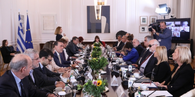 Παπασταύρου με ΑμεΑ: Στόχος μας να άρουμε κάθε αποκλεισμό