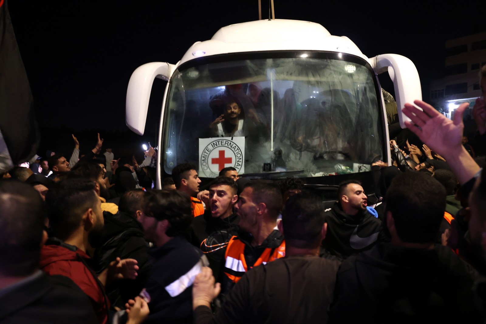 Ελεύθεροι 24 όμηροι της Χαμάς και 39 Παλαιστίνιοι κρατούμενοι