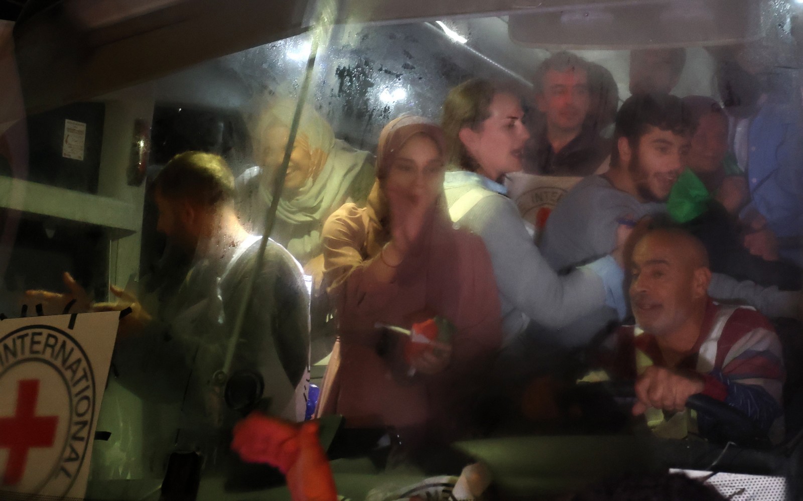 Ελεύθεροι 24 όμηροι της Χαμάς και 39 Παλαιστίνιοι κρατούμενοι