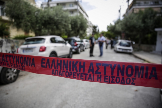 Παλαιό Φάληρο: Εντοπίστηκε όχημα με πλαστές πινακίδες και ένα καλάσνικοφ