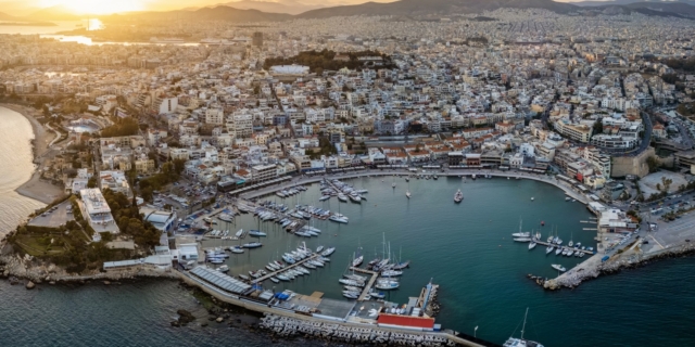 Ενεργειακός μετασχηματισμός στο λιμάνι του Πειραιά: 5 θέσεις ηλεκτροδότησης για τις γραμμές ακτοπλοϊας το 2024