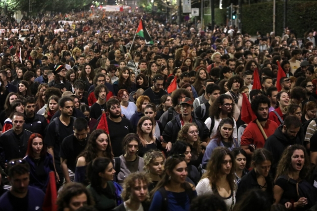 Πορεία για το Πολυτεχνείο: Αποκαταστάθηκε η κυκλοφορία σε Αθήνα, Θεσσαλονίκη και Πάτρα