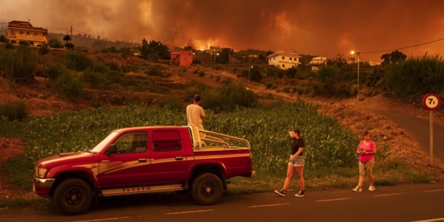 Ισπανία: Τουλάχιστον 800 άνθρωποι απομακρύνθηκαν από τα σπίτια τους λόγω πυρκαγιάς