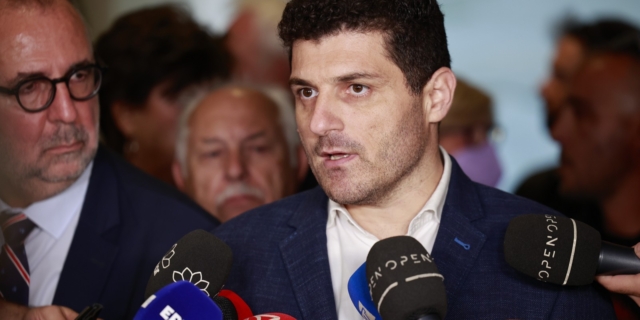 Τεμπονέρας: “Αντιδημοκρατική η πρόταση για δημοψήφισμα – Είναι όλα ανοιχτά”