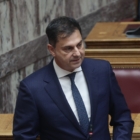 ΝΔ: Επίθεση θρασύδειλων τραμπούκων στο πολιτικό γραφείο του Χάρη Θεοχάρη