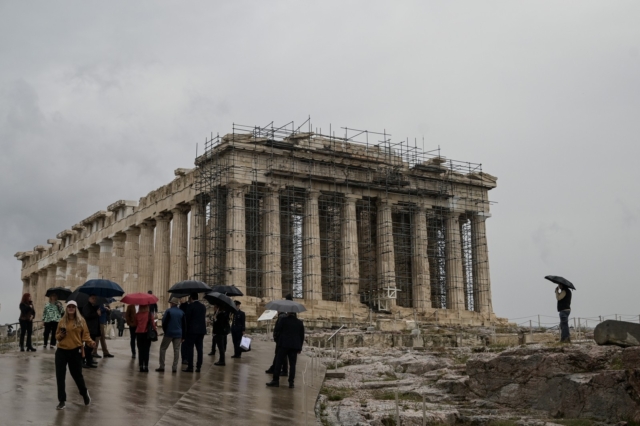 Εθνική Τράπεζα: Νέο ρεκόρ για τον τουρισμό το 2023 εν μέσω αντίξοων συνθηκών