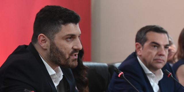 Μπαράζ επαφών του Αλέξη Τσίπρα: Συνάντηση και με τον Διονύση Τεμπονέρα