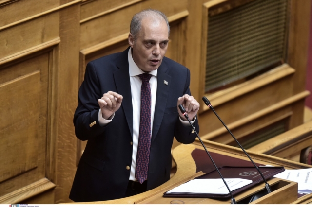 Βελόπουλος: “Ο πρωθυπουργός θα μας πει ποιος φταίει εκτός από τον καιρό;”