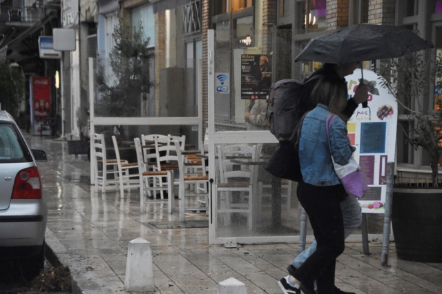 Ισχυρές βροχές και καταιγίδες την Δευτέρα – Ποιες περιοχές θα “χτυπήσουν”