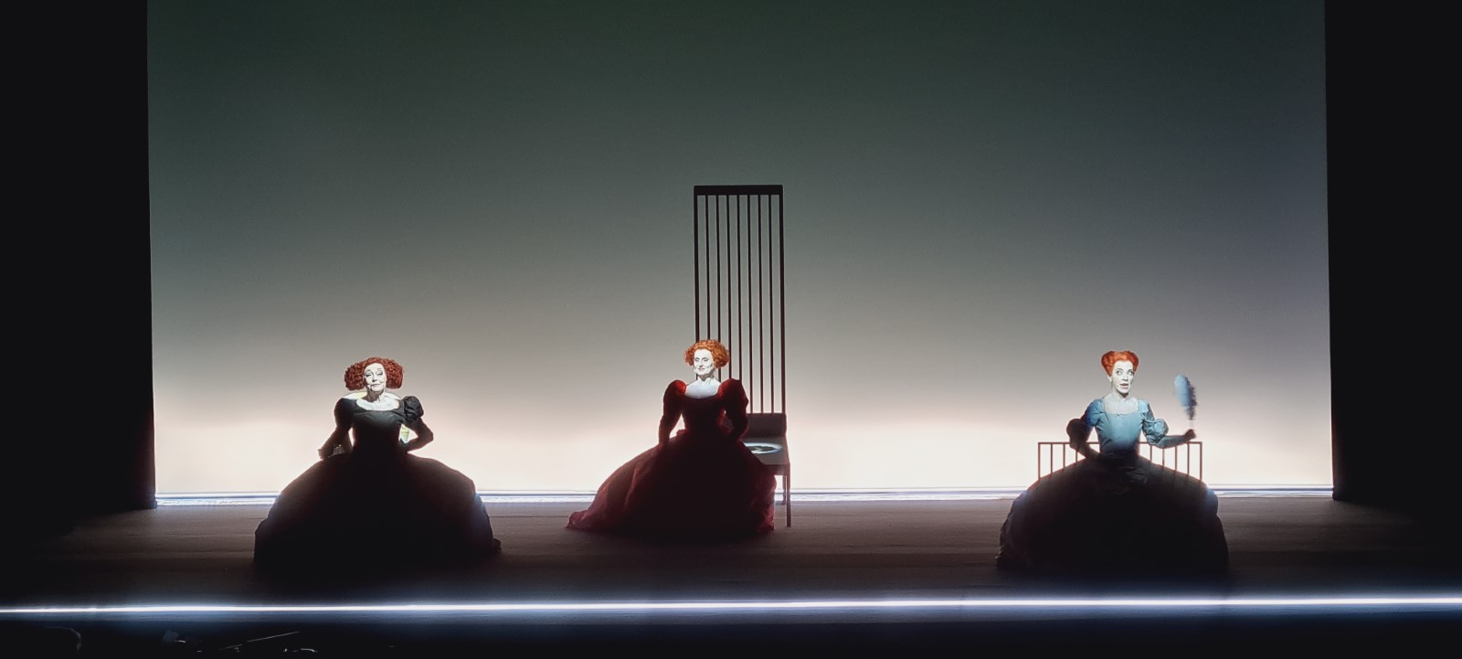 Τρεις Ψηλές Γυναίκες