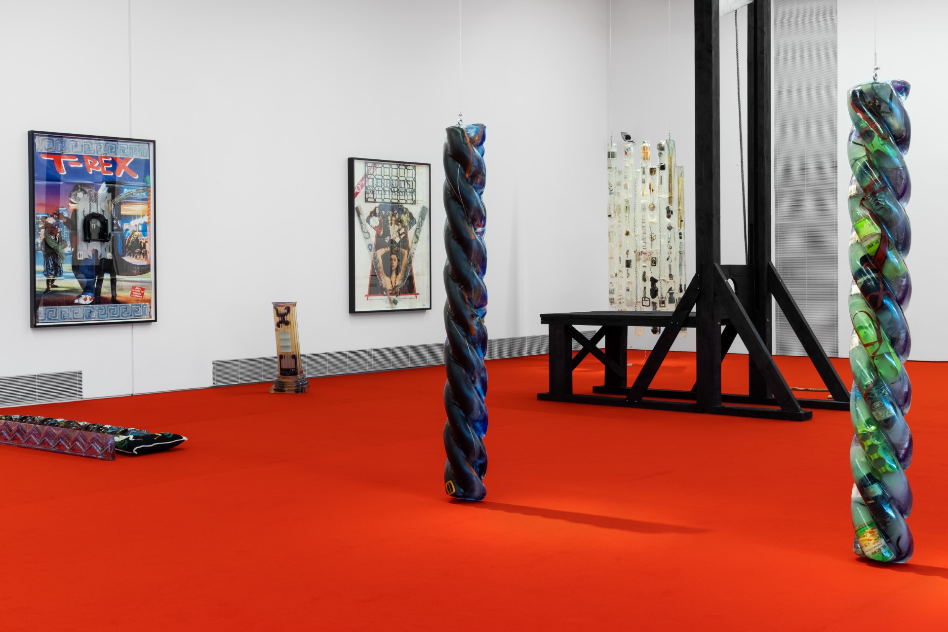 Άποψη εγκατάστασης: Δανάη Ανεσιάδου, D POSSESSIONS στο ΕΜΣΤ | Εθνικό Μουσείο Σύγχρονης Τέχνης, Αθήνα