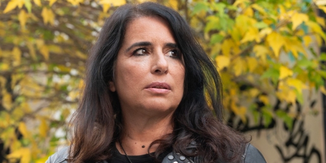 Κατερίνα Μπέη: Αν η Φόνισσα έκανε ψυχανάλυση θα μιλούσε συνέχεια για τη μάνα της