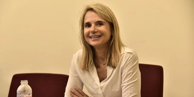 Αποστολάκη: Η κοινωνία ως άλλοθι για να νομιμοποιηθεί η μεταφορά πλούτου στον κατασκευαστικό τομέα