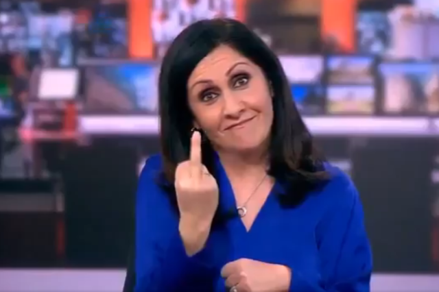 Παρουσιάστρια του BBC έδειχνε το μεσαίο δάχτυλο ενώ βρισκόταν στον “αέρα”