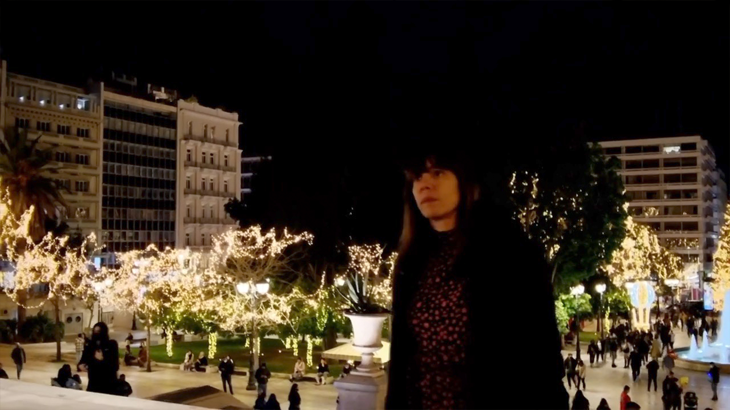 To Kορίτσι με τα σπίρτα Violet Louise