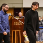 Το ΑΠΘ απένειμε το πτυχίο στις οικογένειες φοιτητριών που σκοτώθηκαν στα Τέμπη