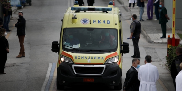 Νέος Κόσμος: Γυναίκα έπεσε στο κενό από τον 3ο όροφο – Την κρατούσε δεμένη ο σύντροφός της
