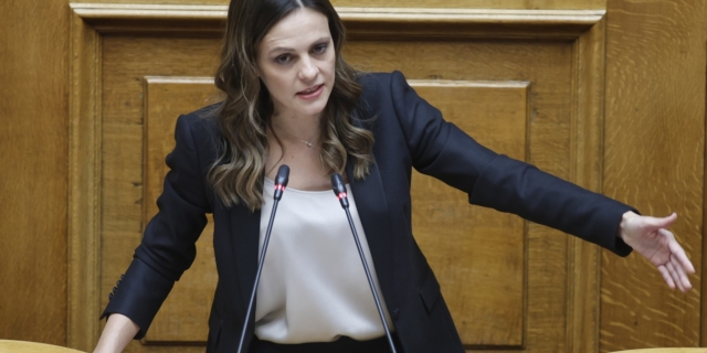 Αχτσιόγλου: Ο προϋπολογισμός αναπαράγει ένα φαύλο κύκλο φτωχοποίησης