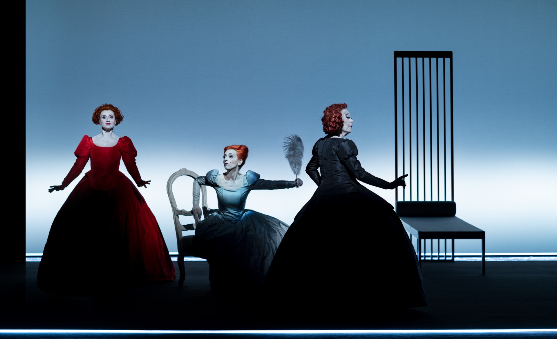 Τρεις Ψηλές Γυναίκες