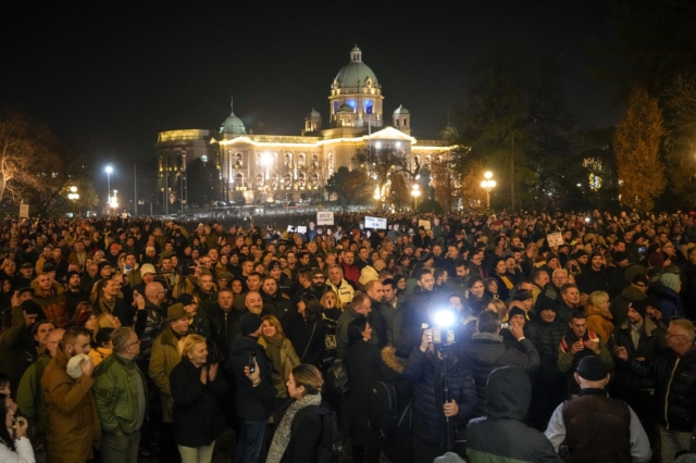 Σερβία: Διαδηλωτές στο Βελιγράδι ζητούν την επανάληψη των εκλογών στην πρωτεύουσα