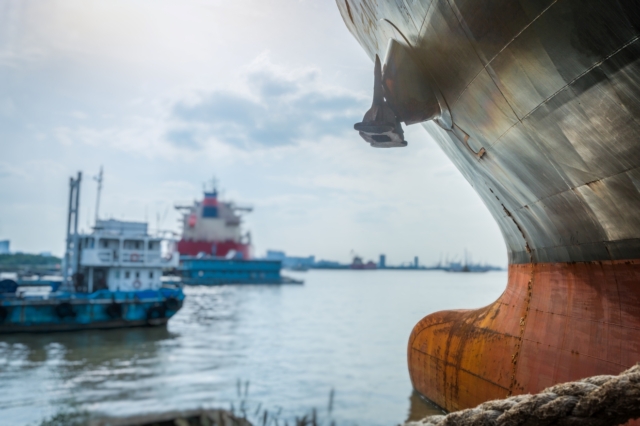 Bloomberg: Συμφωνία των Χούθι με Κίνα και Ρωσία για ασφαλή διέλευση των πλοίων τους