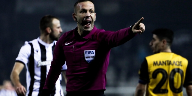 referee