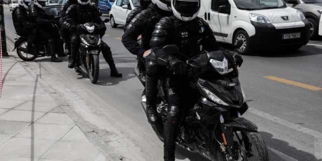 Αστυνομικοί σε μοτοσικλέτα
