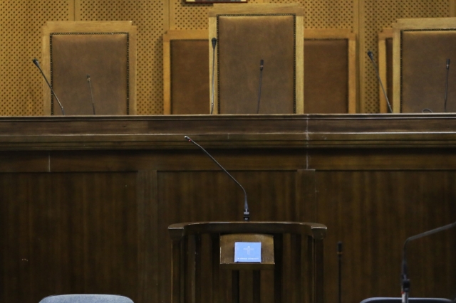 Γυναικοκτονία στο Ρέθυμνο: Αναβίωσε στο δικαστήριο η φρικτή υπόθεση του 2022